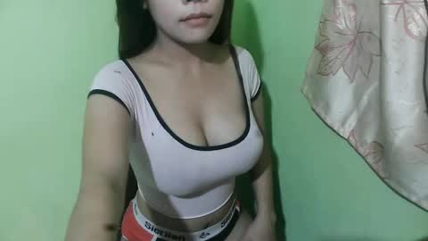 cumwhore4uxox online show from 03/19/26, 10:03