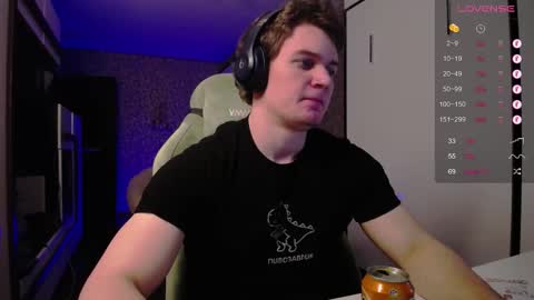 Snapshot of cumzan_ chatting on 02/21/25, 06:37 Tarzan online show from 02/21/25, 06:37