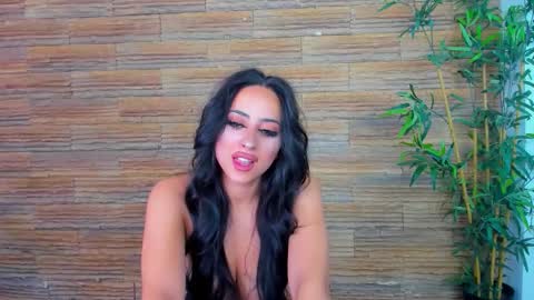 cupcake_izzy online show from 10/28/25, 05:33