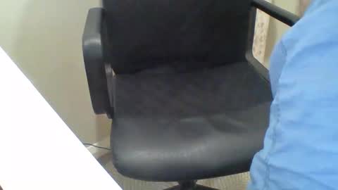 Snapshot of curious_aussie11 chatting on 12/17/24, 06:35 Carl online show from 12/17/24, 06:35