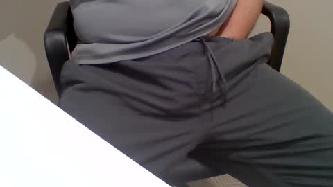 Snapshot of curious_aussie11 chatting on 10/18/25, 02:29 Carl online show from 10/18/25, 02:29