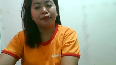 Snapshot of curious_girl247 chatting on 01/17/25, 01:15 curious_girl247 online show from 01/17/25, 01:15