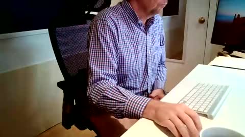 Snapshot of curious_madame_scotsman chatting on 11/26/25, 01:45 curious_madame_scotsman online show from 11/26/25, 01:45