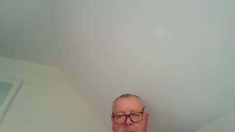 curiousax77 online show from 04/11/26, 09:02