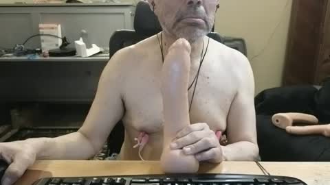 Snapshot of curiousbisex22 chatting on 08/07/26, 08:00 Curiousbisex22 online show from 08/07/26, 08:00