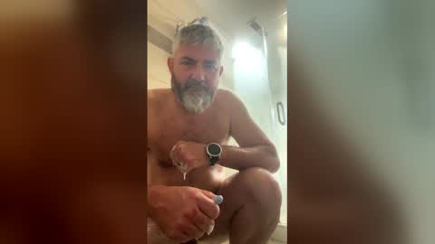 Snapshot of curiouscouple_hubby chatting on 02/15/26, 01:20 hubby online show from 02/15/26, 01:20