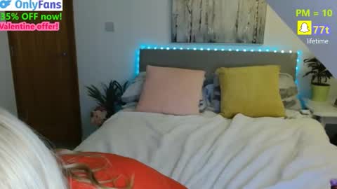 FREE Instagram dancingneighbour online show from 02/15/26, 10:50