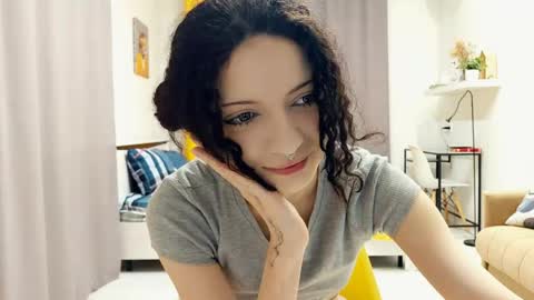 Kira online show from 05/04/26, 11:56