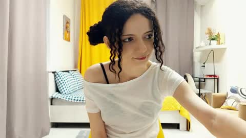 Kira online show from 05/27/26, 12:40