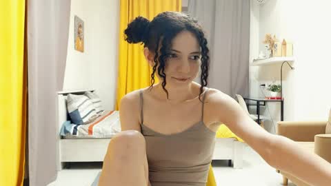 Kira online show from 06/08/26, 11:27