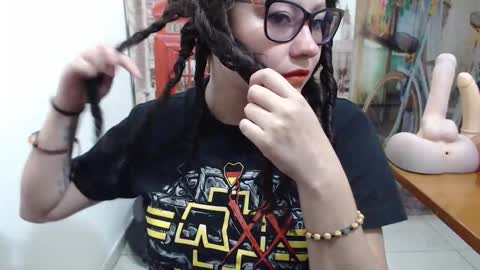 Vannesa online show from 10/24/25, 06:48