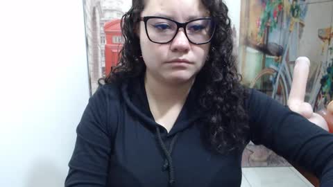 Vannesa online show from 10/27/25, 06:56