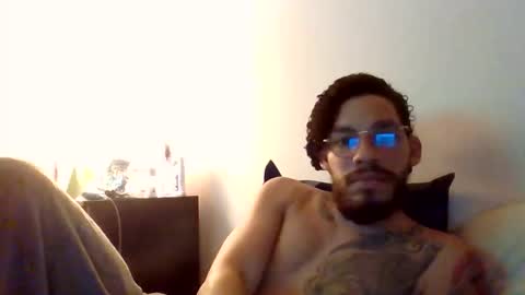 curly_louis online show from 10/28/25, 02:37