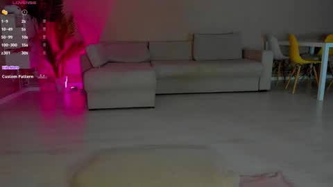 Antonia online show from 11/17/25, 06:41