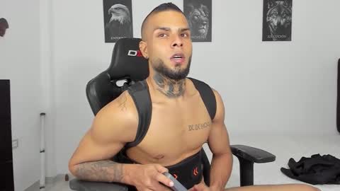 Snapshot of curtis_blake chatting on 12/20/25, 06:53 curtis_blake online show from 12/20/25, 06:53