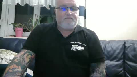 curtus14 online show from 12/15/24, 01:13