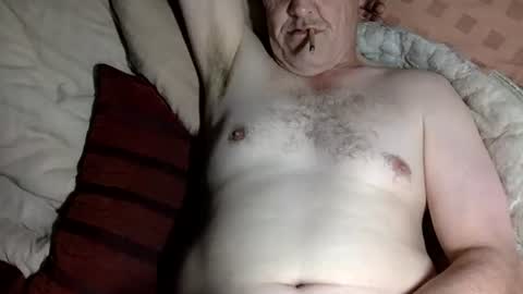 curvelover1977 online show from 11/13/25, 12:20