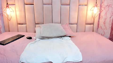 Snapshot of curvy_alyanna chatting on 09/09/25, 12:05 Alyanna online show from 09/09/25, 12:05