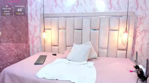 Snapshot of curvy_alyanna chatting on 09/12/25, 11:43 Alyanna online show from 09/12/25, 11:43