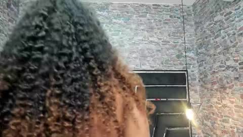 Snapshot of curvy_alyanna chatting on 09/30/25, 12:10 Alyanna online show from 09/30/25, 12:10