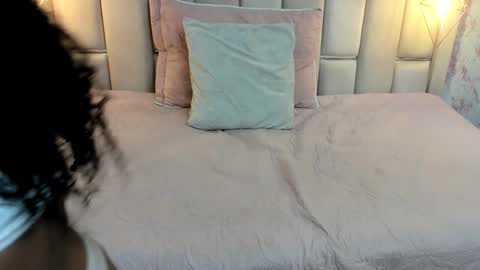 Snapshot of curvy_alyanna chatting on 10/30/25, 12:28 Alyanna online show from 10/30/25, 12:28