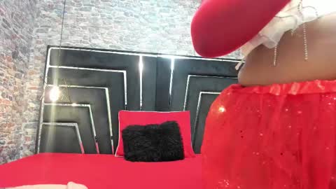 Snapshot of curvy_alyanna chatting on 10/31/25, 12:06 Alyanna online show from 10/31/25, 12:06