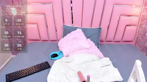 Snapshot of curvy_alyanna chatting on 11/04/25, 12:15 Alyanna online show from 11/04/25, 12:15