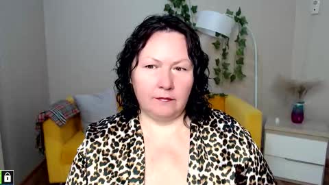 curvy_girlz online show from 11/10/25, 04:28