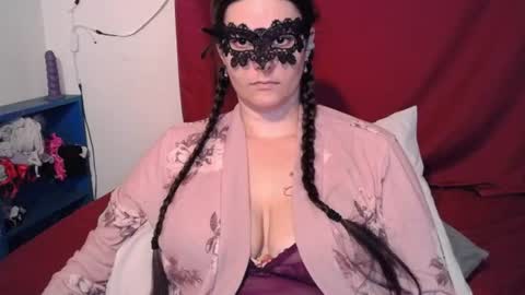 Snapshot of curvygamerceline chatting on 06/16/26, 06:43 Celine Fawe online show from 06/16/26, 06:43