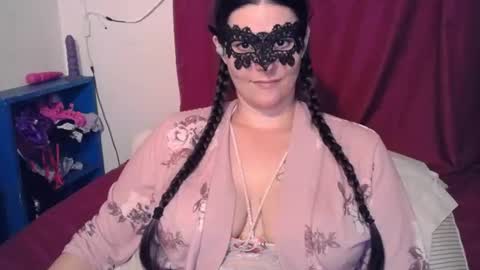Snapshot of curvygamerceline chatting on 07/08/26, 09:30 Celine Fawe online show from 07/08/26, 09:30