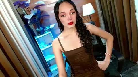 Snapshot of curybb_hanna19 chatting on 06/24/26, 10:25 BBY CURLYHANNA online show from 06/24/26, 10:25