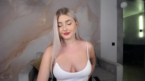 Kira  online show from 12/04/24, 08:34