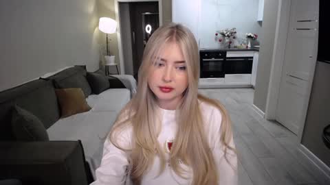 Kira  online show from 02/04/26, 01:06