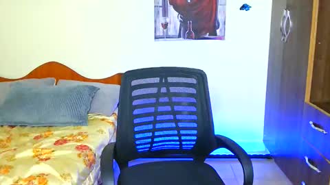 cute annah online show from 04/01/26, 06:49