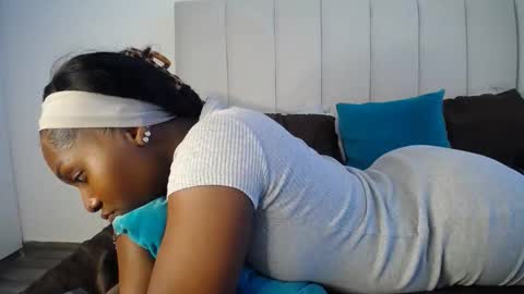 Liya online show from 10/06/25, 08:45