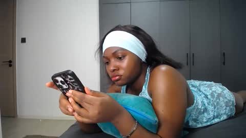 Liya online show from 05/02/26, 08:08