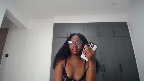 Liya online show from 05/28/26, 09:01