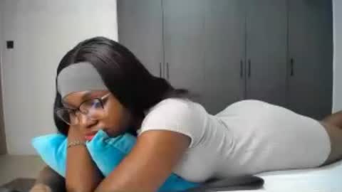 Liya online show from 07/03/26, 01:17