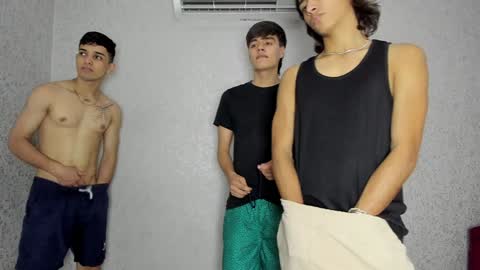 Snapshot of cute_boys18 chatting on 01/06/25, 05:38 ARTURO-18 MATIAS-18 NIKOLAY-19 HADES-18 GABO-19 online show from 01/06/25, 05:38