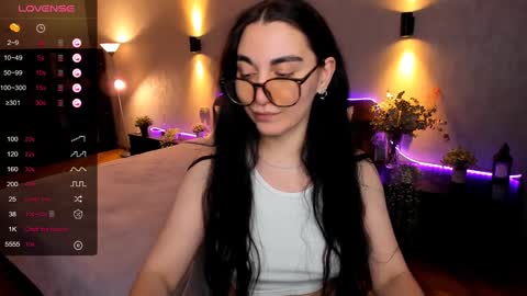 Snapshot of cute_chus chatting on 12/03/24, 10:17 Hanna online show from 12/03/24, 10:17