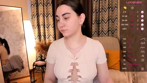 Snapshot of cute_chus chatting on 03/11/25, 02:43 Hanna online show from 03/11/25, 02:43