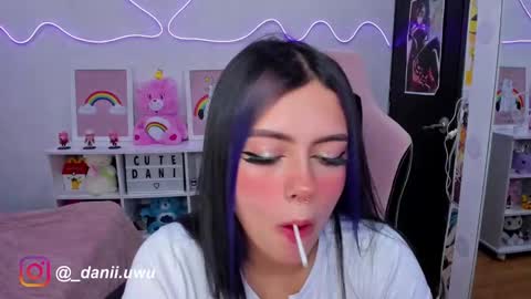 Snapshot of cute_dani__ chatting on 01/28/25, 09:30 Dani online show from 01/28/25, 09:30