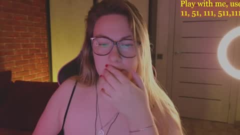 Snapshot of cute_darina chatting on 12/13/24, 11:34 Everyday stream in the same time online show from 12/13/24, 11:34