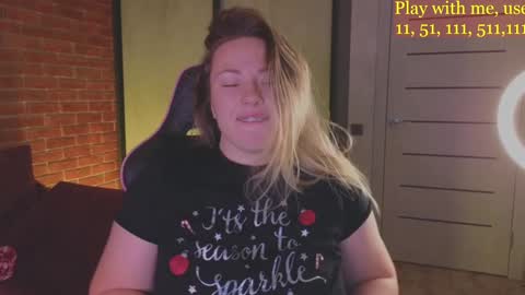 Snapshot of cute_darina chatting on 12/19/24, 02:45 Everyday stream in the same time online show from 12/19/24, 02:45