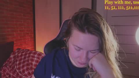 Snapshot of cute_darina chatting on 12/27/24, 01:32 Everyday stream in the same time online show from 12/27/24, 01:32