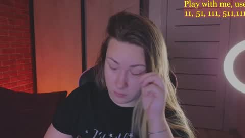 Snapshot of cute_darina chatting on 01/13/25, 01:23 Everyday stream in the same time online show from 01/13/25, 01:23