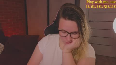 Snapshot of cute_darina chatting on 02/12/25, 05:05 Everyday stream in the same time online show from 02/12/25, 05:05