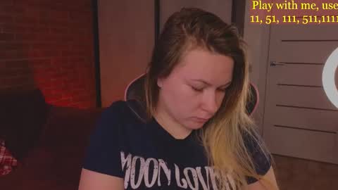 Snapshot of cute_darina chatting on 03/08/25, 04:45 Everyday stream in the same time online show from 03/08/25, 04:45