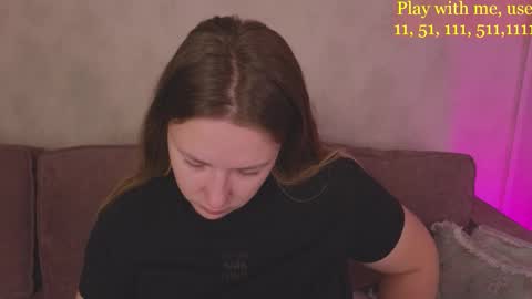 Snapshot of cute_darina chatting on 09/18/25, 01:18 Everyday stream in the same time online show from 09/18/25, 01:18