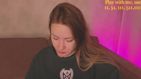 Everyday stream in the same time online show from 10/04/25, 01:25